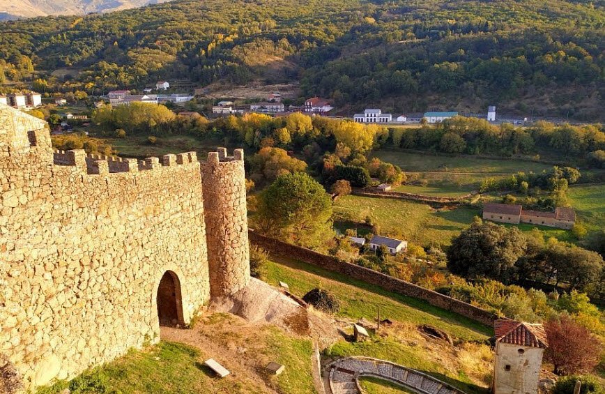 Muralla De Palacio, Spain